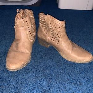 Ankle boots